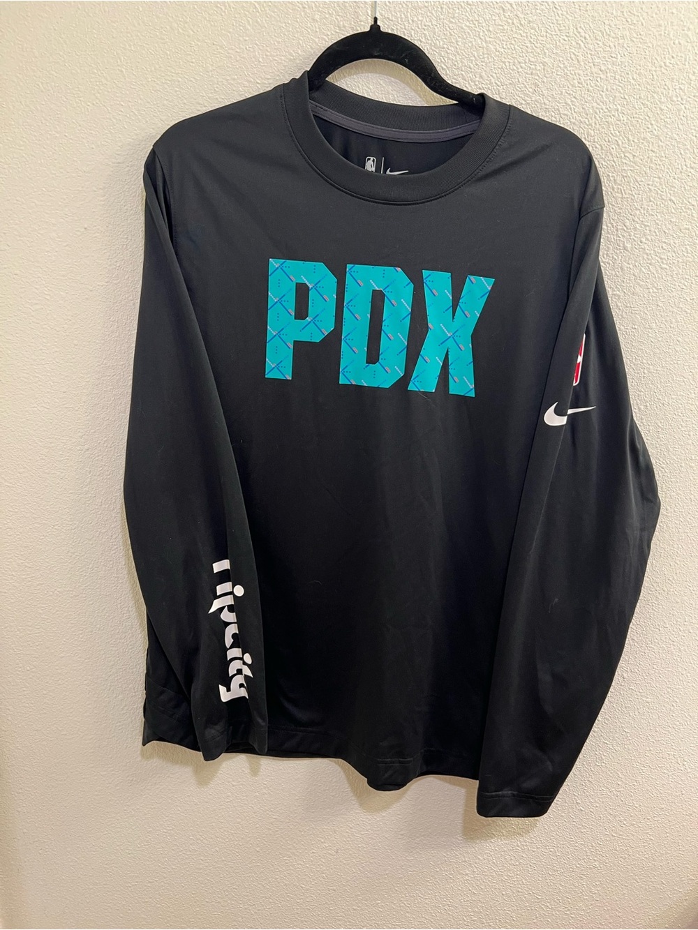 Nike Dri-Fit Portland Trail Blazers 2022/23 City Edition Long Sleeve Tee Medium